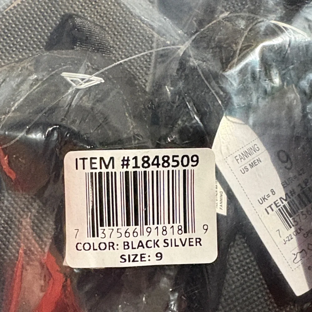 Reef Black Silver Flip-Flops with the bottle openers on the bottom!! NWT - Picture 2 of 6